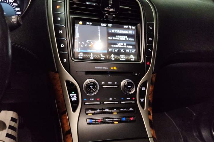 Used Lincoln MKX 2018 2.7T Four-Wheel Drive Prestige Edition Audio And AC Panel