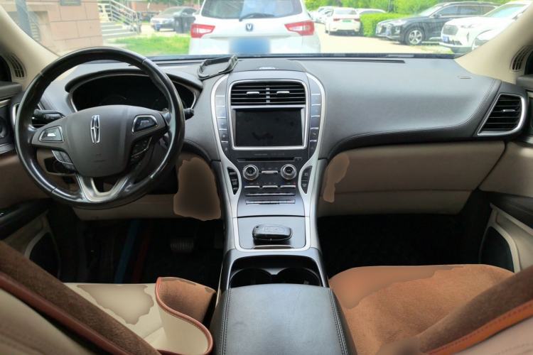 Used Lincoln MKX 2018 2.0T Four-Wheel Drive Zunya Edition Center Console