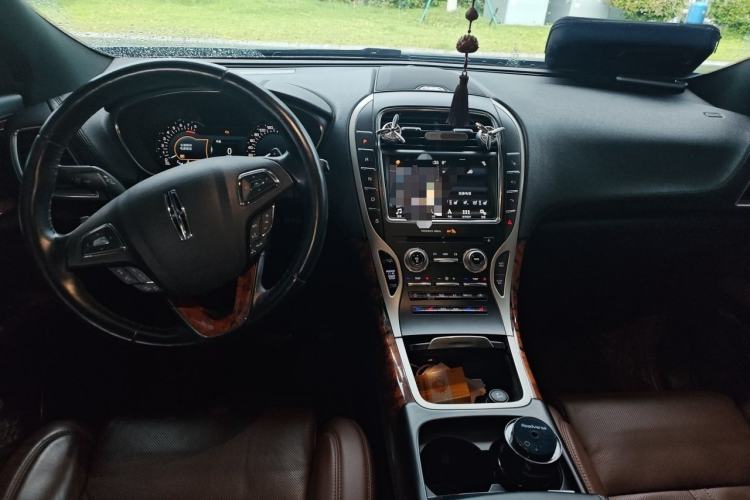 Used Lincoln MKX 2018 2.7T Four-Wheel Drive Prestige Edition Center Console