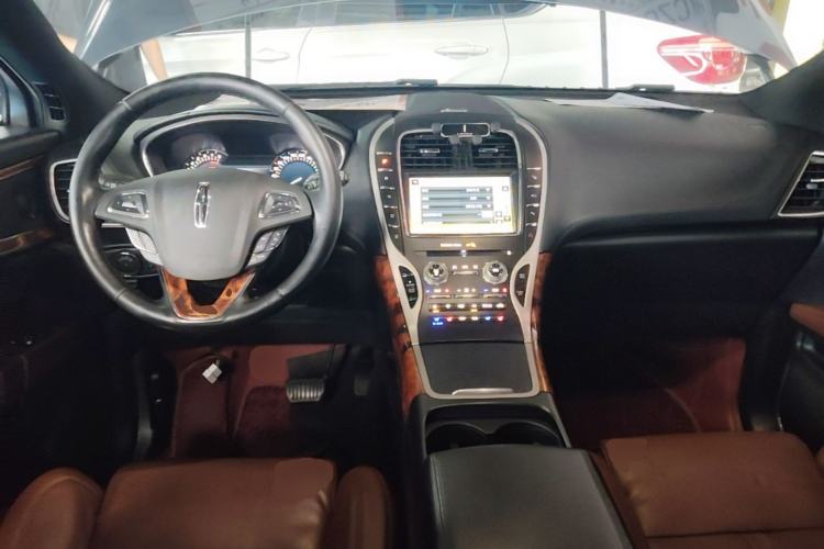 Used Lincoln MKX 2018 2.7T Four-Wheel Drive Prestige Edition Center Console