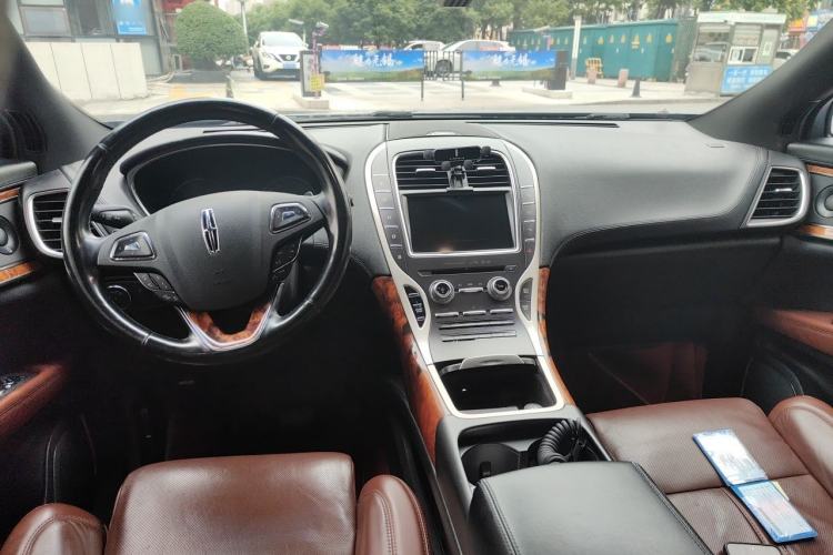 Used Lincoln MKX 2018 2.7T Four-Wheel Drive Prestige Edition Center Console