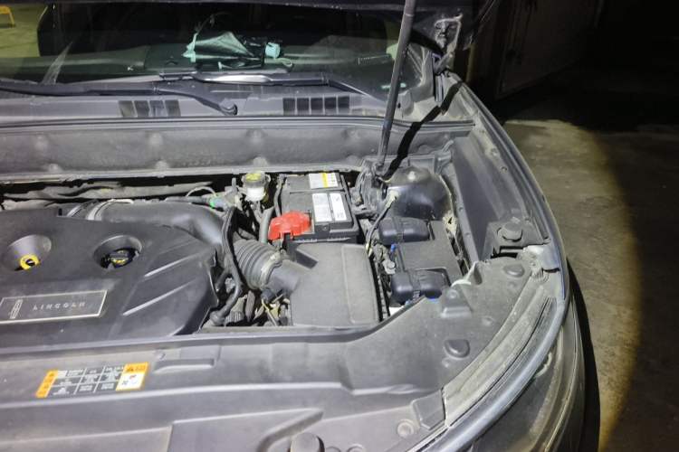 Used Lincoln MKX 2018 2.0T Four-Wheel Drive Zunya Edition Engine Bay Left