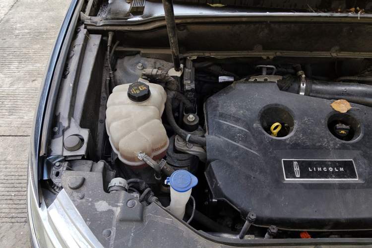 Used Lincoln MKX 2018 2.0T Four-Wheel Drive Zunya Edition Engine Bay Right