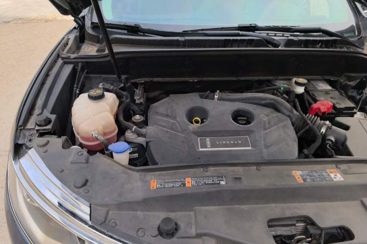 Used Lincoln MKX 2018 2.0T Four-Wheel Drive Zunya Edition Engine Bay Right