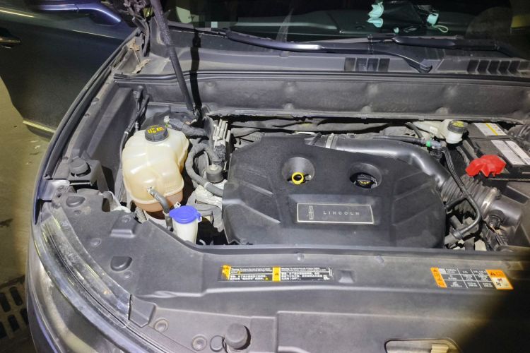 Used Lincoln MKX 2018 2.0T Four-Wheel Drive Zunya Edition Engine Bay Right