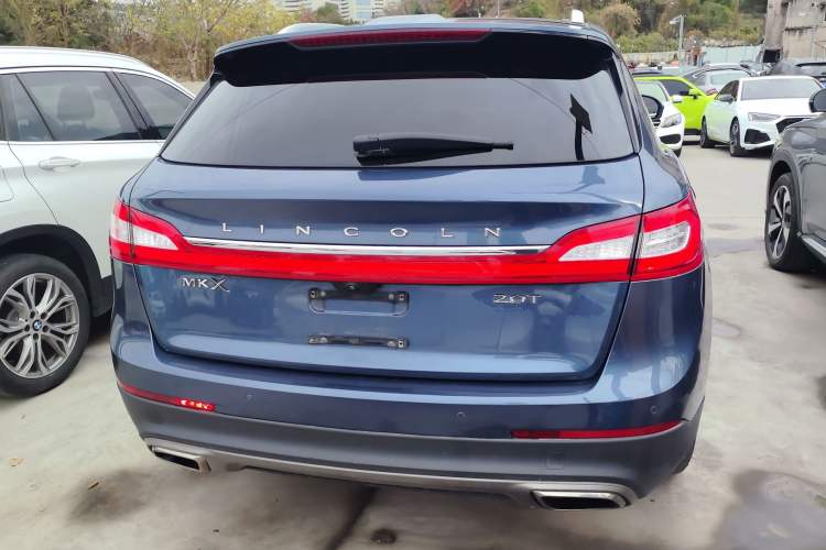 Used Lincoln MKX 2018 2.0T Two-Wheel Drive Deluxe Edition Exterior 4