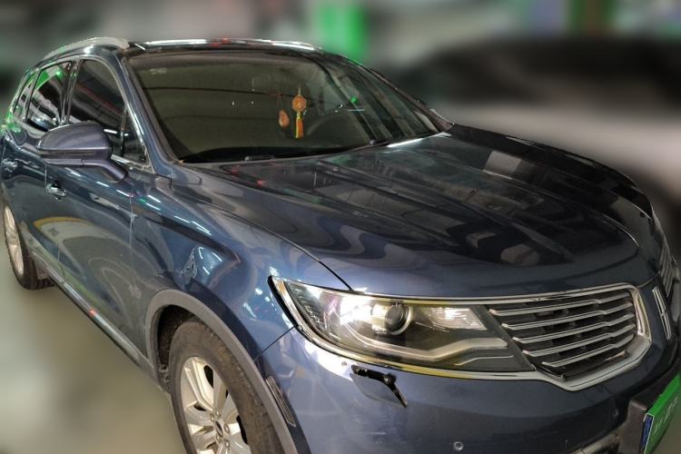 Used Lincoln MKX 2018 2.0T Two-Wheel Drive Deluxe Edition Front Right 45 Deg