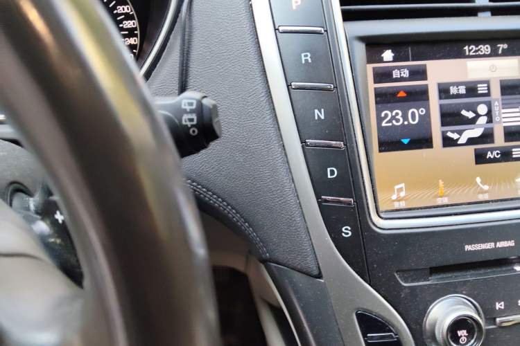 Used Lincoln MKX 2018 2.0T Four-Wheel Drive Zunya Edition Gear Lever