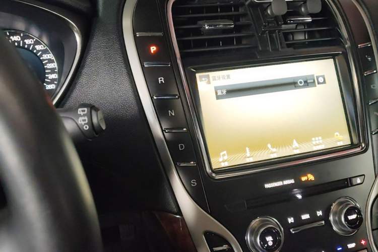 Used Lincoln MKX 2018 2.7T Four-Wheel Drive Prestige Edition Gear Lever