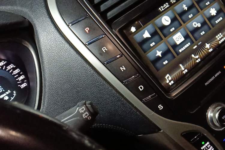 Used Lincoln MKX 2018 2.0T Four-Wheel Drive Zunya Edition Gear Lever