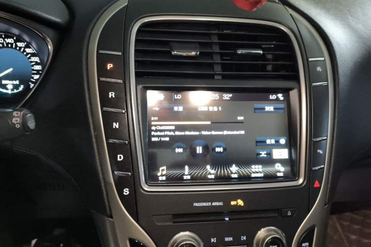 Used Lincoln MKX 2018 2.0T Two-Wheel Drive Deluxe Edition Gear Lever