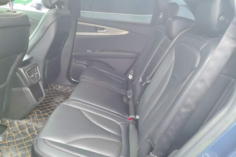 Used Lincoln MKX 2018 2.0T Two-Wheel Drive Deluxe Edition Interior 4