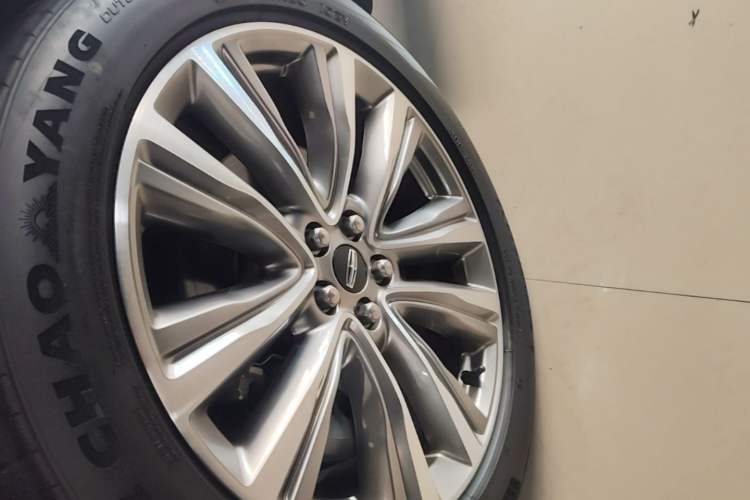 Used Lincoln MKX 2018 2.7T Four-Wheel Drive Prestige Edition Left Front Wheel Hub