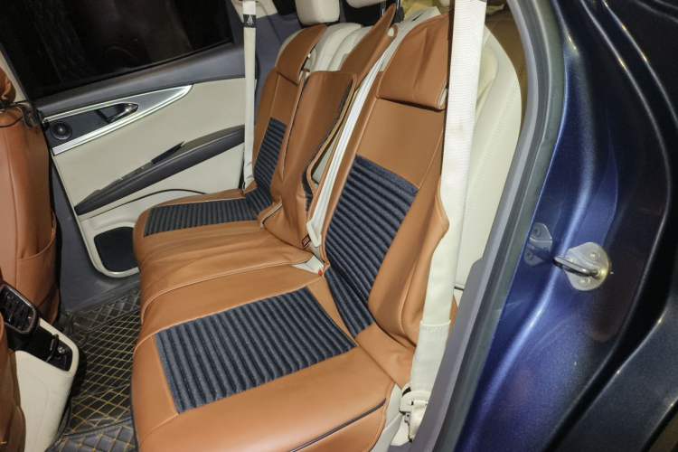 Used Lincoln MKX 2018 2.0T Four-Wheel Drive Zunya Edition Left Rear Seat