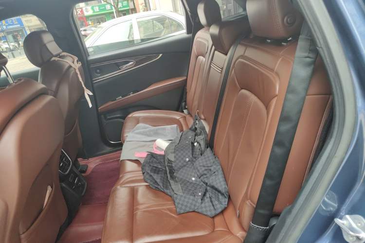 Used Lincoln MKX 2018 2.7T Four-Wheel Drive Prestige Edition Left Rear Seat