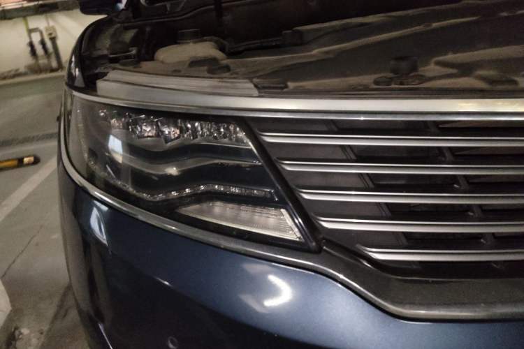 Used Lincoln MKX 2018 2.7T Four-Wheel Drive Prestige Edition Right Front Headlight
