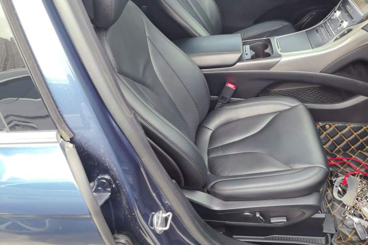 Used Lincoln MKX 2018 2.0T Two-Wheel Drive Deluxe Edition Right Front Seat