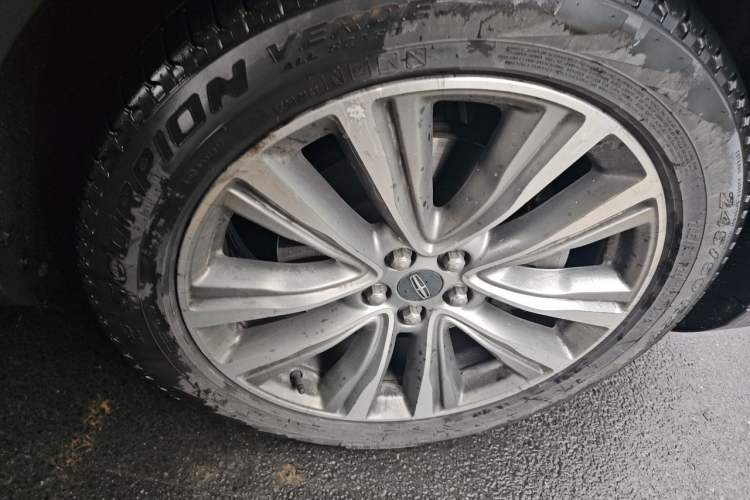 Used Lincoln MKX 2018 2.7T Four-Wheel Drive Prestige Edition Right Front Wheel Hub