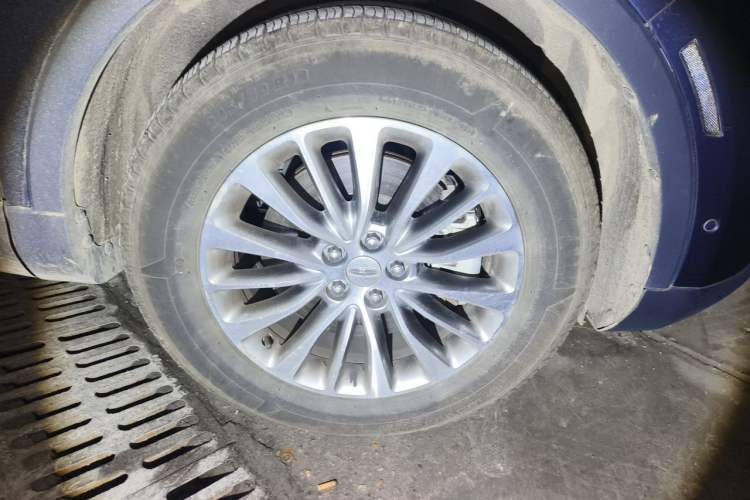 Used Lincoln MKX 2018 2.0T Four-Wheel Drive Zunya Edition Right Front Wheel Hub