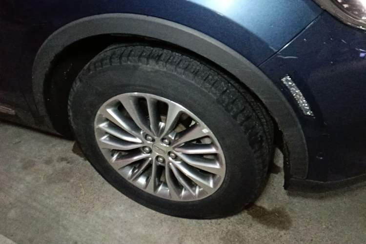 Used Lincoln MKX 2018 2.0T Four-Wheel Drive Zunya Edition Right Front Wheel Hub