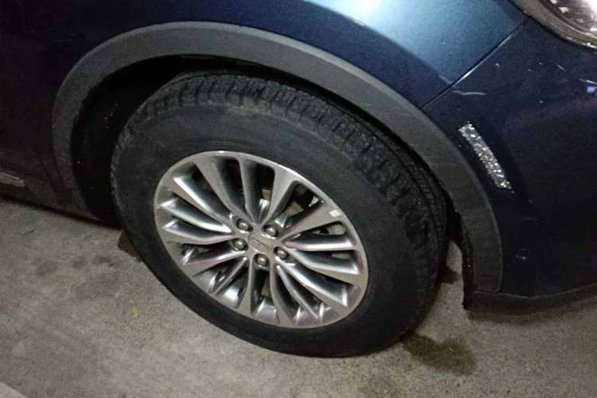 Used Lincoln MKX 2018 2.0T Four-Wheel Drive Zunya Edition Right Front Wheel Hub