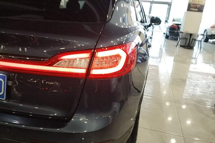 Used Lincoln MKX 2018 2.7T Four-Wheel Drive Prestige Edition Right Rear Taillight