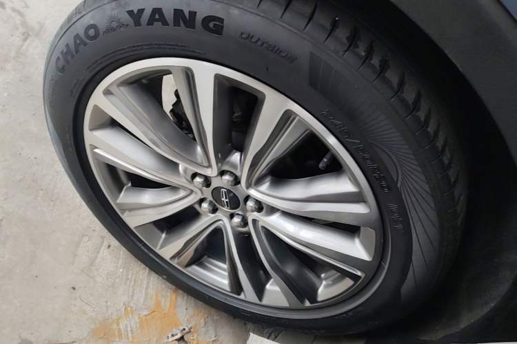 Used Lincoln MKX 2018 2.7T Four-Wheel Drive Prestige Edition Right Rear Wheel Hub