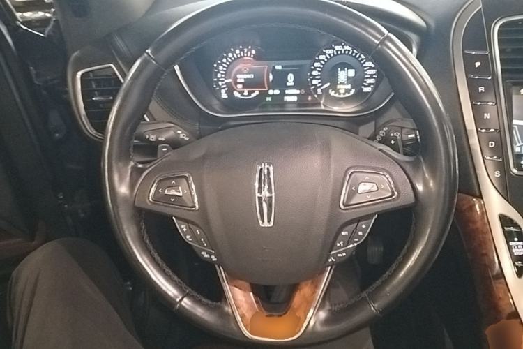 Used Lincoln MKX 2018 2.7T Four-Wheel Drive Prestige Edition Steering Wheel