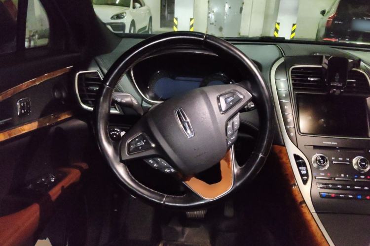 Used Lincoln MKX 2018 2.7T Four-Wheel Drive Prestige Edition Steering Wheel