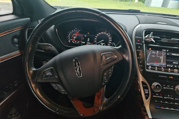 Used Lincoln MKX 2018 2.7T Four-Wheel Drive Prestige Edition Steering Wheel