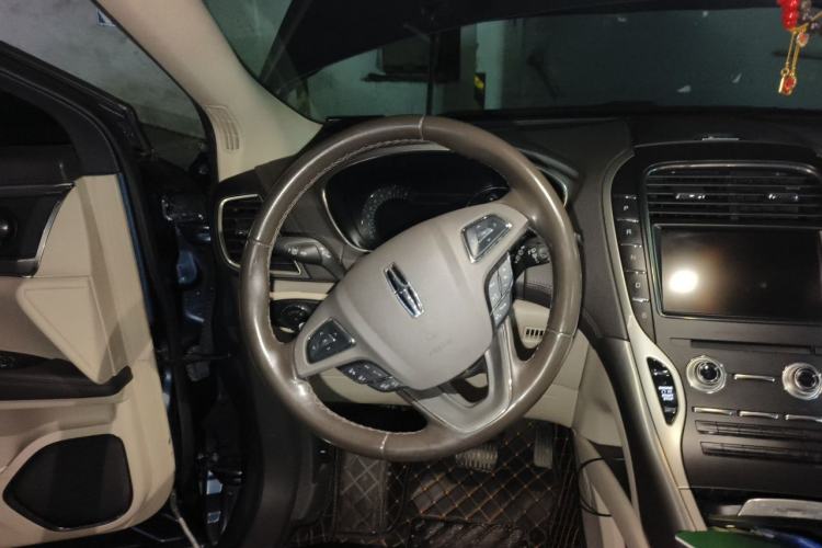 Used Lincoln MKX 2018 2.0T Four-Wheel Drive Zunya Edition Steering Wheel