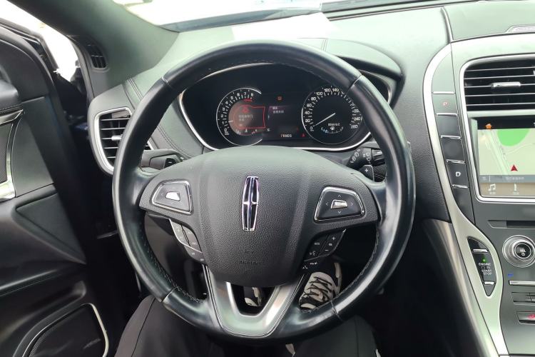 Used Lincoln MKX 2018 2.0T Two-Wheel Drive Deluxe Edition Steering Wheel