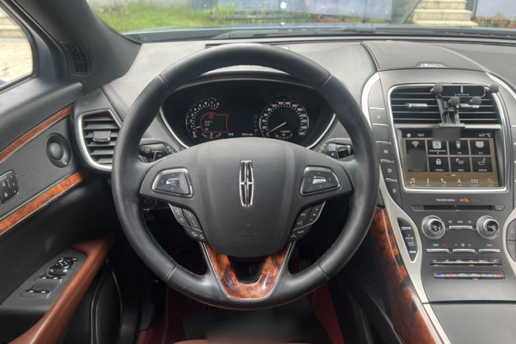 Used Lincoln MKX 2018 2.7T Four-Wheel Drive Prestige Edition Steering Wheel