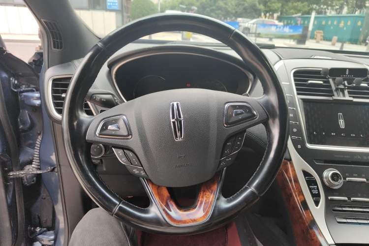 Used Lincoln MKX 2018 2.7T Four-Wheel Drive Prestige Edition Steering Wheel