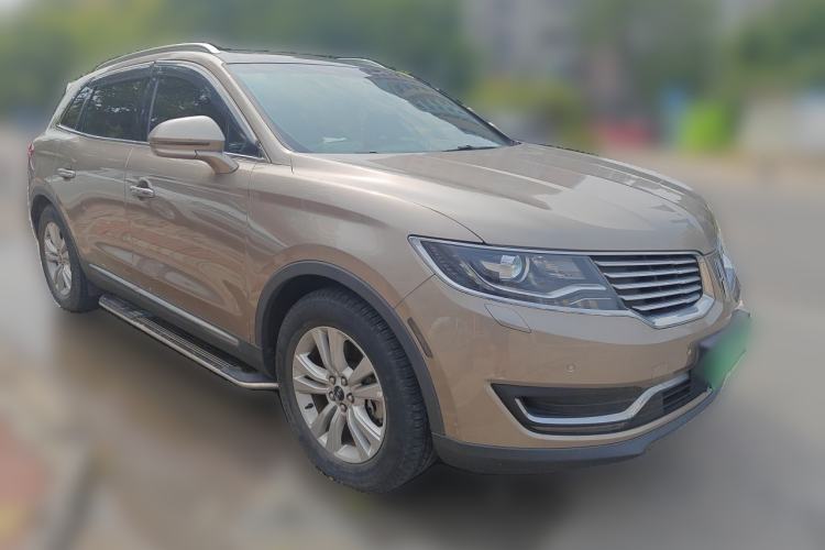 Used Lincoln MKX 2018 2.0T Two-Wheel Drive Deluxe Edition Front Right 45 Deg