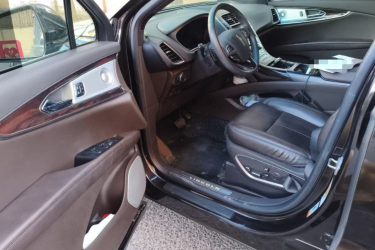 Used Lincoln MKX 2018 2.7T Four-Wheel-Drive Presidential Series Interior 3