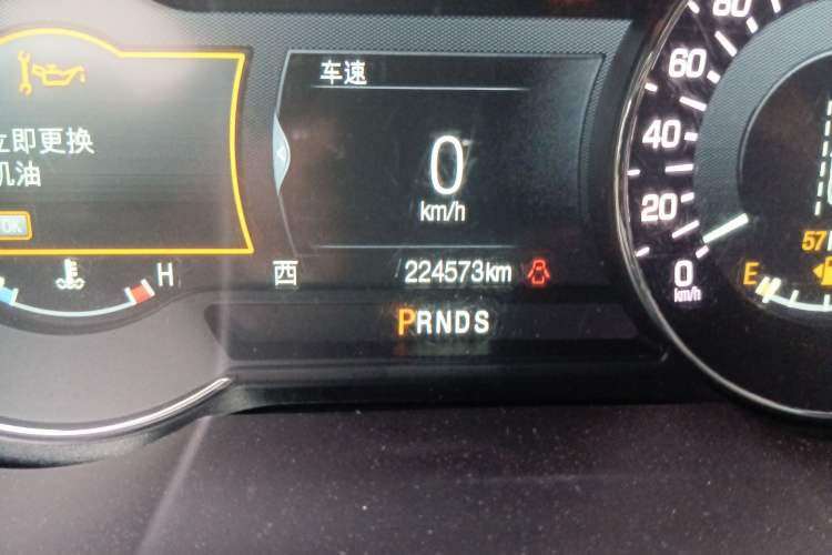 Used Lincoln MKX 2018 2.0T Four-Wheel Drive Zunya Edition Odometer Close Up