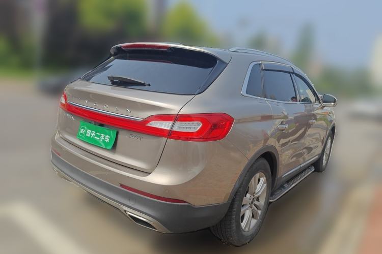 Used Lincoln MKX 2018 2.0T Two-Wheel Drive Deluxe Edition Rear Right 45 Deg
