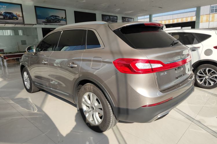 Used Lincoln MKX 2018 2.0T Two-Wheel Drive Deluxe Edition Exterior 3