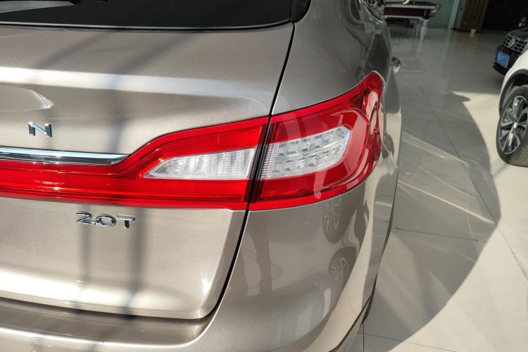 Used Lincoln MKX 2018 2.0T Two-Wheel Drive Deluxe Edition Exterior 6