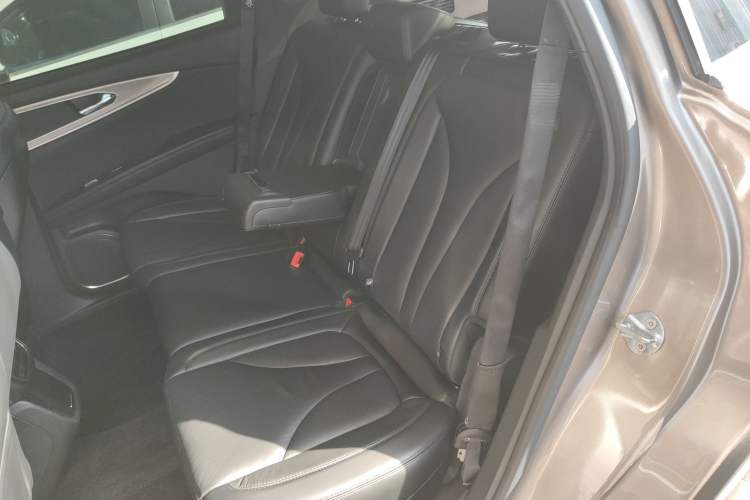 Used Lincoln MKX 2018 2.0T Two-Wheel Drive Deluxe Edition Interior 4