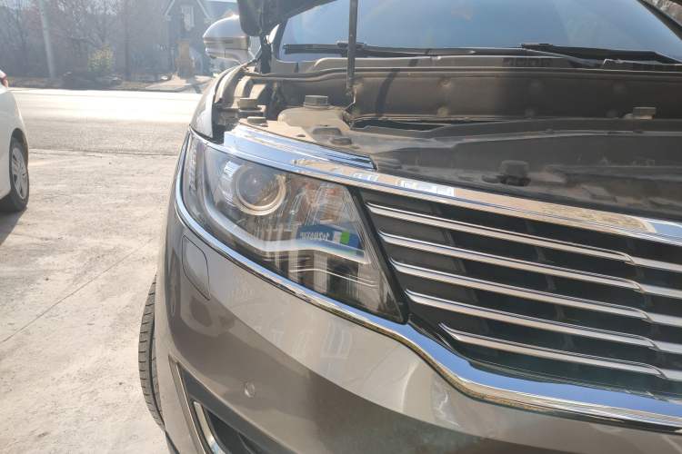 Used Lincoln MKX 2018 2.0T Four-Wheel Drive Zunya Edition Right Front Headlight