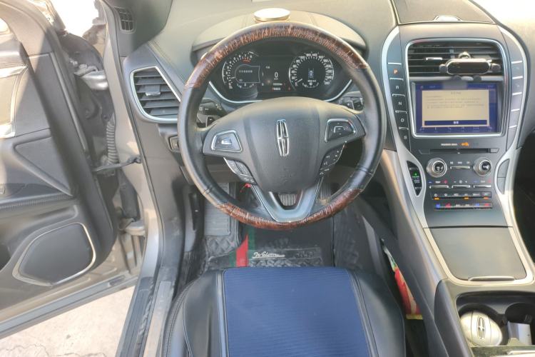 Used Lincoln MKX 2018 2.0T Four-Wheel Drive Zunya Edition Steering Wheel