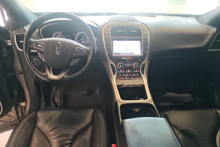 Used Lincoln MKX 2018 2.0T Two-Wheel Drive Deluxe Edition Center Console