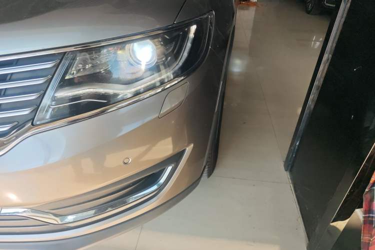 Used Lincoln MKX 2018 2.0T Two-Wheel Drive Deluxe Edition Left Front Headlight