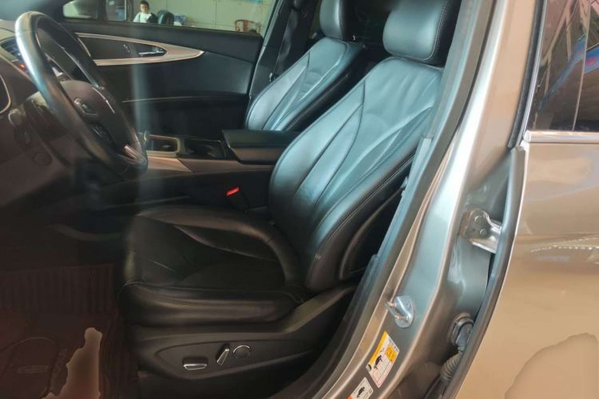 Used Lincoln MKX 2018 2.0T Two-Wheel Drive Deluxe Edition Left Front Seat