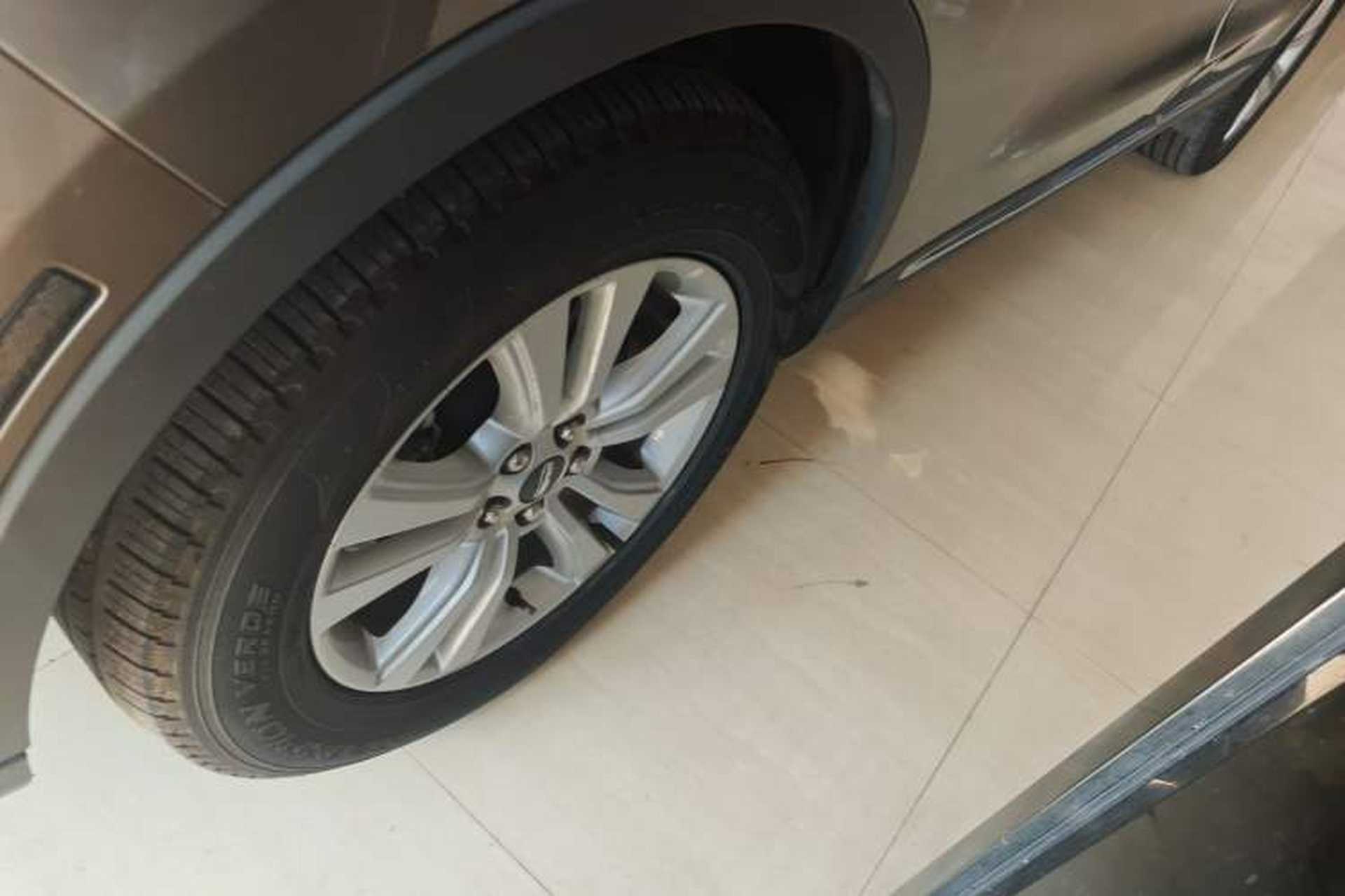 Used Lincoln MKX 2018 2.0T Two-Wheel Drive Deluxe Edition Left Front Wheel Hub