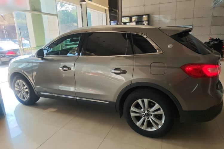 Used Lincoln MKX 2018 2.0T Two-Wheel Drive Deluxe Edition Left Side