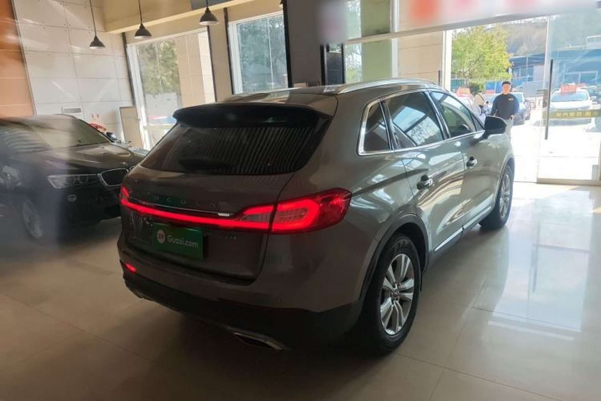 Used Lincoln MKX 2018 2.0T Two-Wheel Drive Deluxe Edition Rear Right 45 Deg