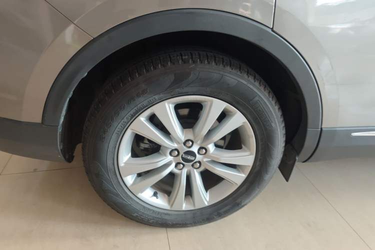 Used Lincoln MKX 2018 2.0T Two-Wheel Drive Deluxe Edition Right Rear Wheel Hub